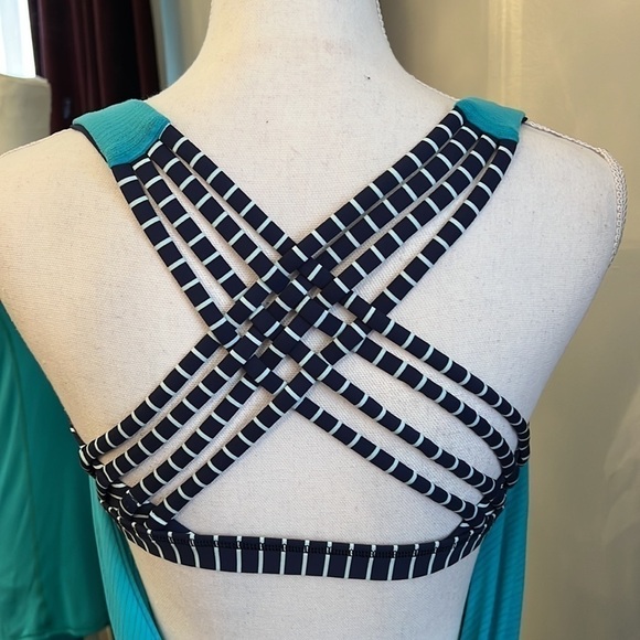 Lululemon Blue Tropics Wild Tank Size 8 - Picture 7 of 11